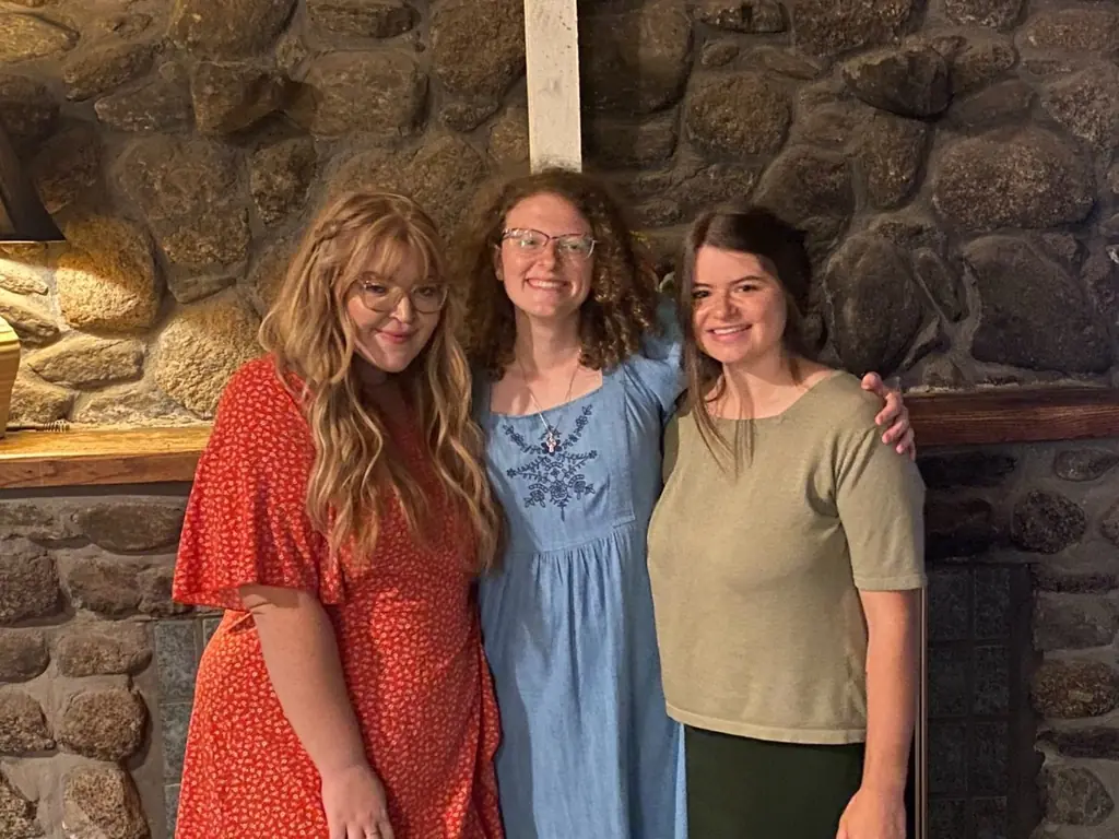 Riley (right) with her Servant Leader team at the Appreciation Dinner